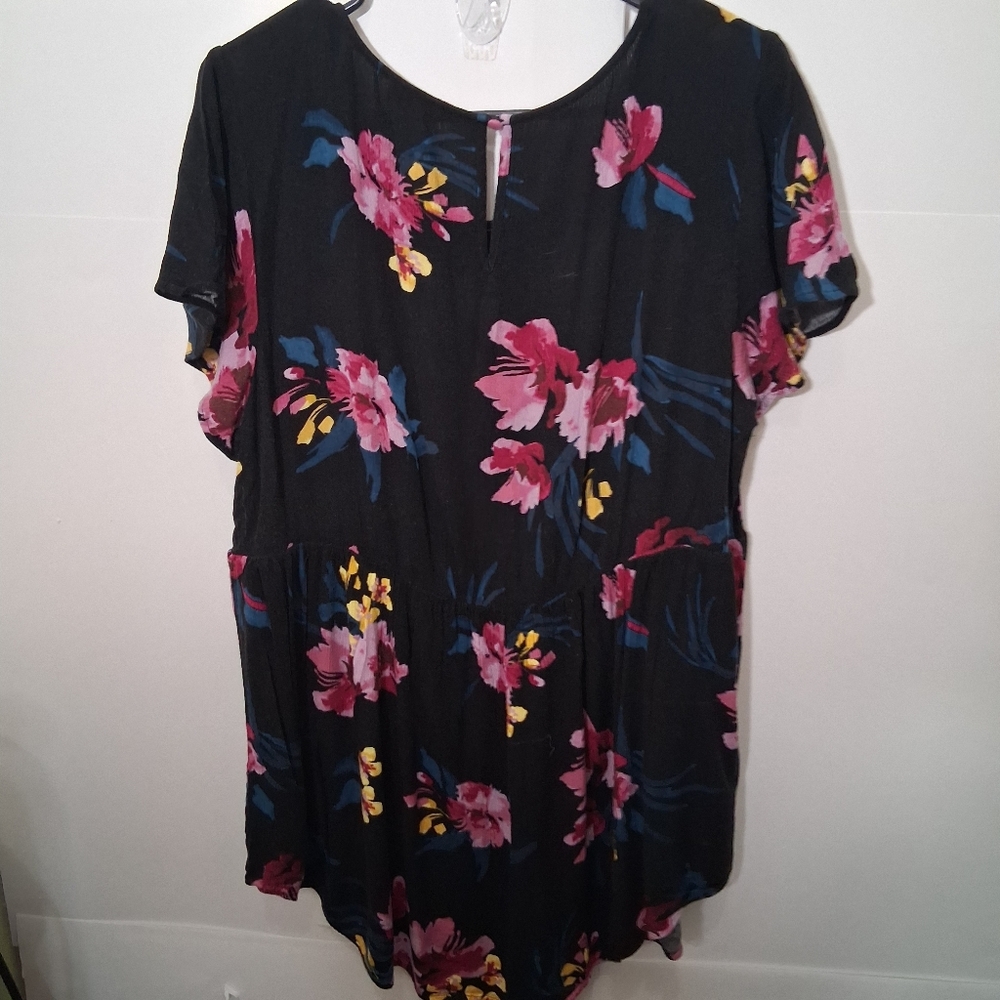 TORRID Black Floral Blouse with Tropical Flowers Size 1 Fit XL - Picture 2 of 7